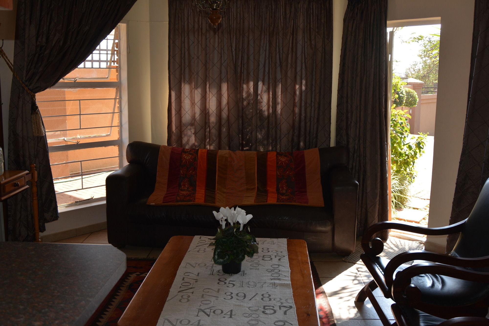 Sunset Ridge Guest House Ράστενμπεργκ Εξωτερικό φωτογραφία